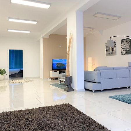 Stadtsuite Mit Sauna In Wiener Neustadt 135 M2 Esterno foto