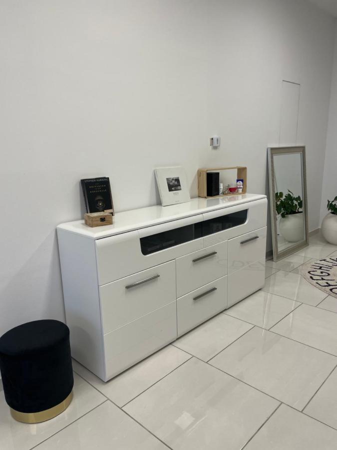 Stadtsuite Mit Sauna In Wiener Neustadt 135 M2 Esterno foto