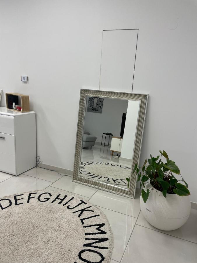Stadtsuite Mit Sauna In Wiener Neustadt 135 M2 Esterno foto