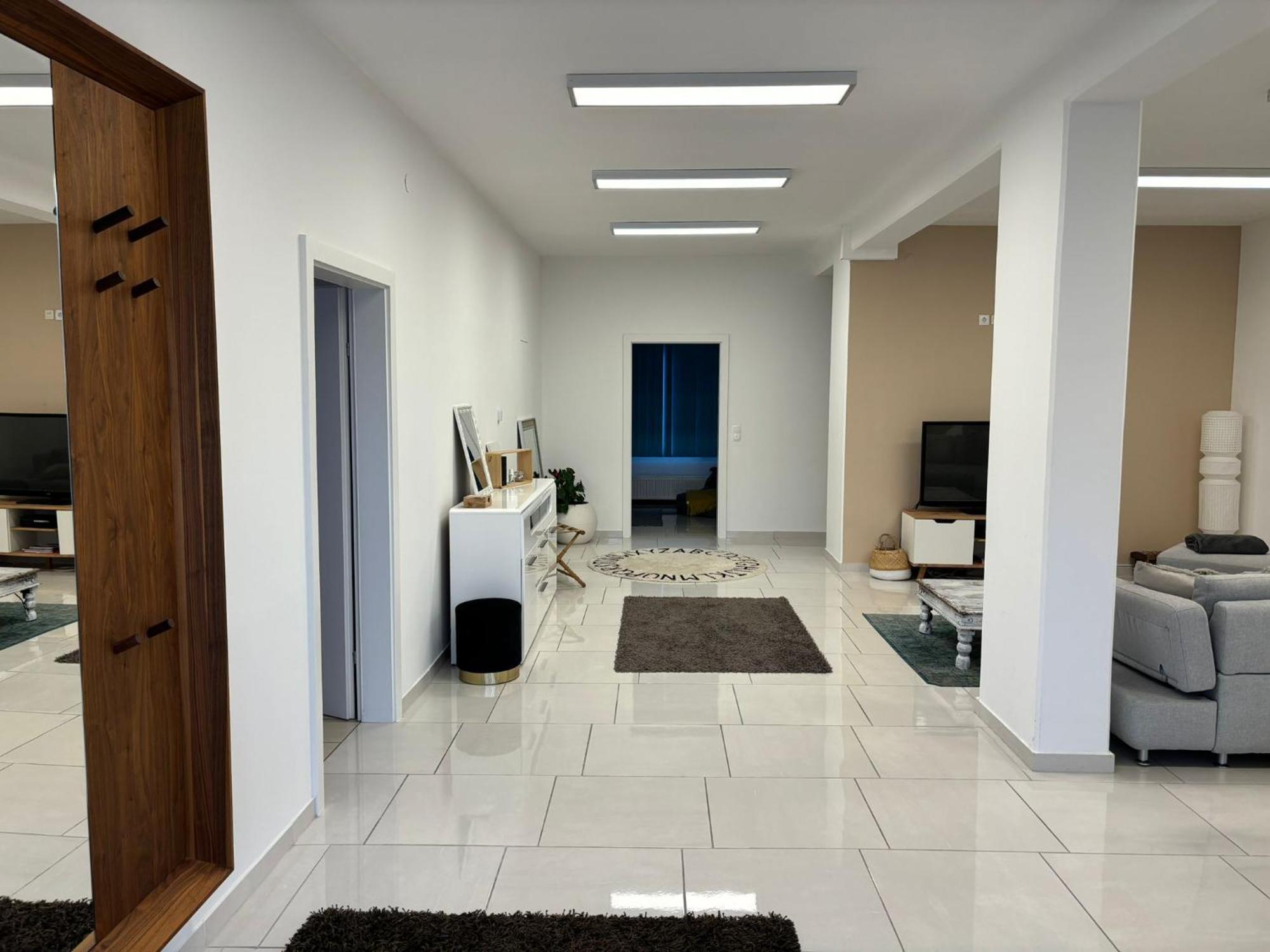 Stadtsuite Mit Sauna In Wiener Neustadt 135 M2 Esterno foto